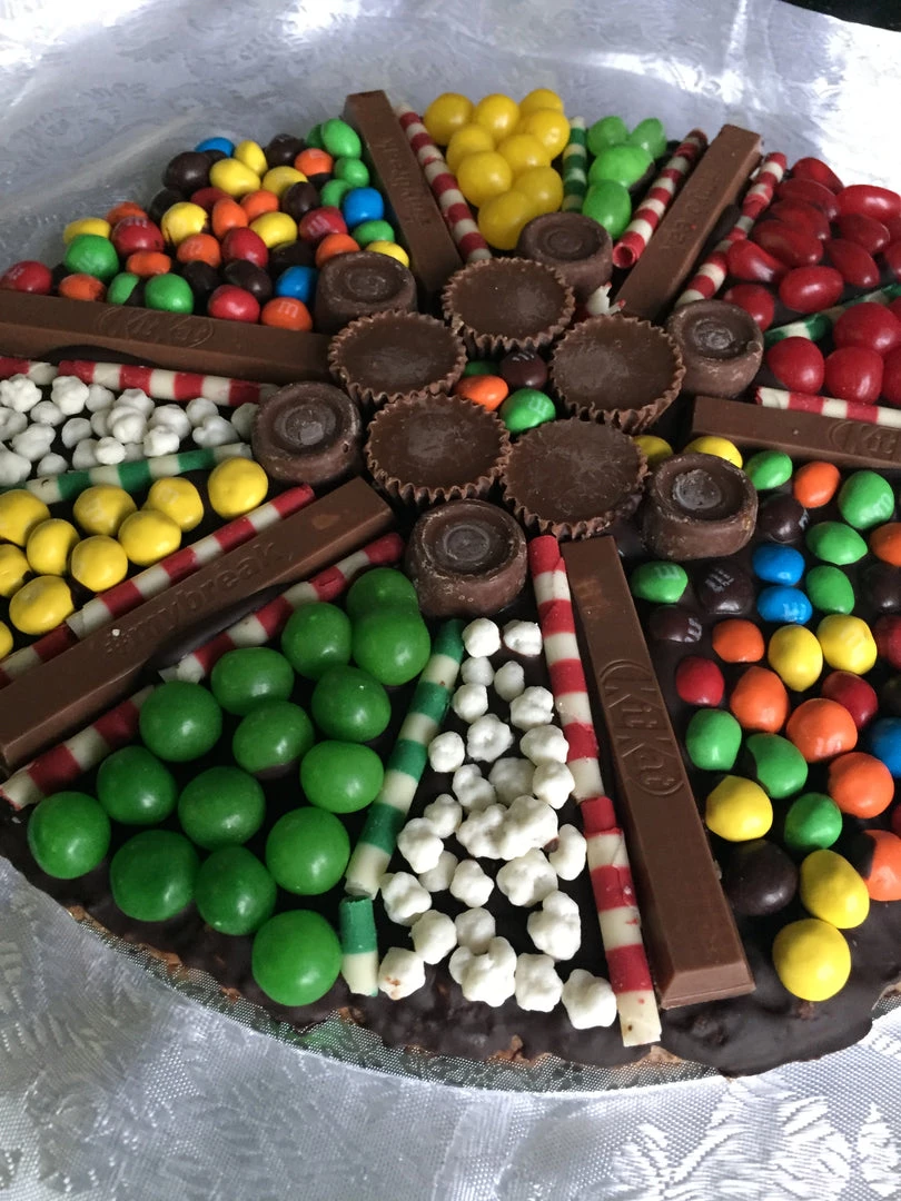 Candy Floss Land Bakery Choco-Cookie Pizza 2 Candy Floss Land Bakery Choco-Cookie Pizza