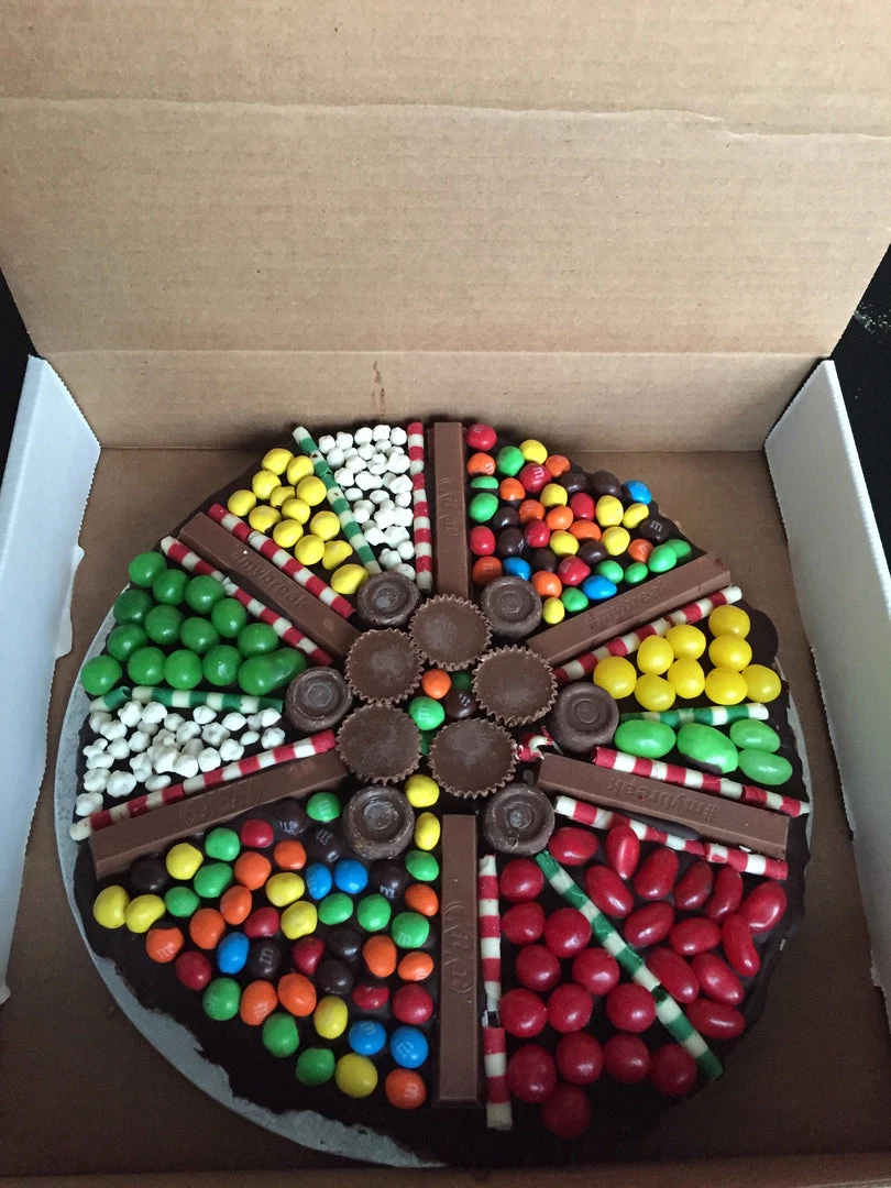 Candy Floss Land Bakery Choco-Cookie Pizza 3 Candy Floss Land Bakery Choco-Cookie Pizza